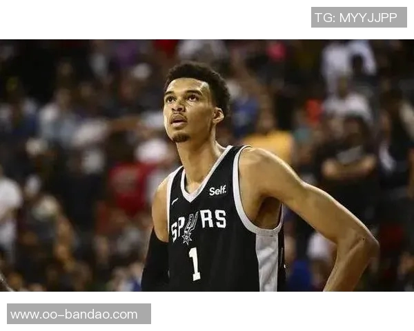 文班亚马谈替补出场安排表示无碍自信能在三节比赛中发挥出色 文班亚马谈替补出场安排表示无碍自信能在三节比赛中发挥出色